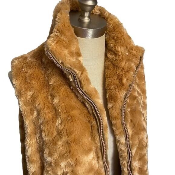 Faux Fur Sleeveless Vest In Camel Brown With Satin Lining & Zipper Closure NWT - Picture 3 of 12